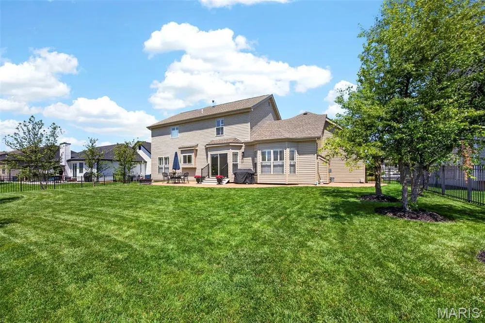 124 Central Park Ave, Wentzville, MO 63385