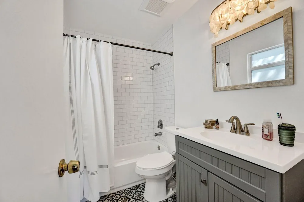 221 S Ocean Breeze, Lake Worth Beach, FL 33460