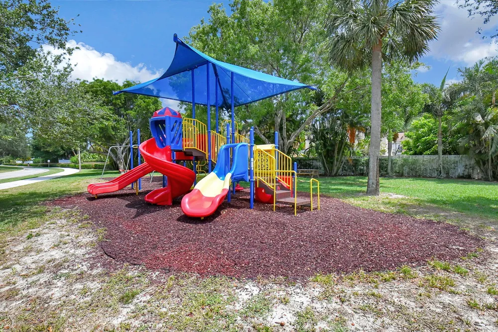 1033 Fairfax Circle W, Boynton Beach, FL 33436