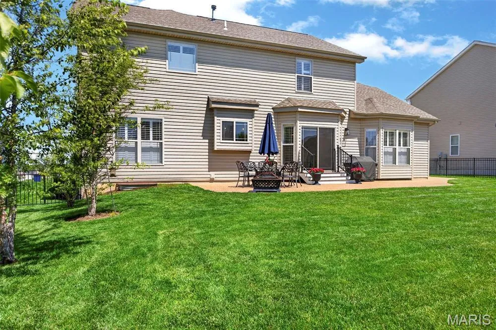 124 Central Park Ave, Wentzville, MO 63385
