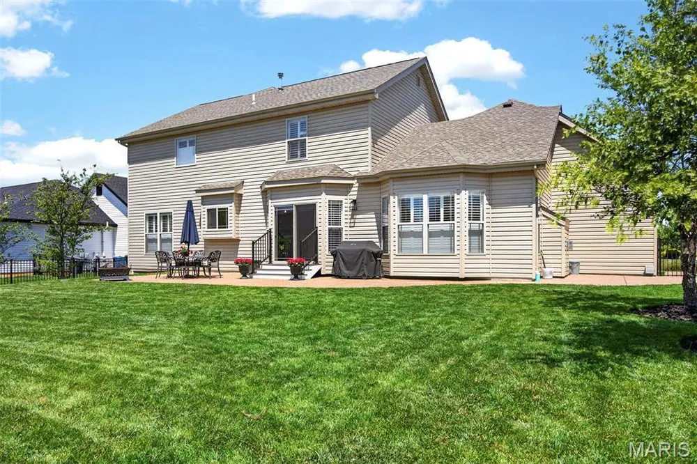 124 Central Park Ave, Wentzville, MO 63385
