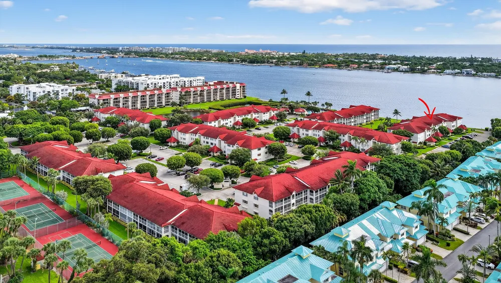 110 Half Moon Circle, Hypoluxo, FL 33462