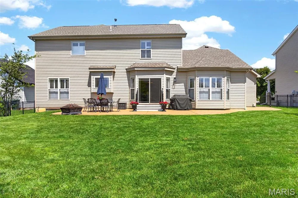 124 Central Park Ave, Wentzville, MO 63385