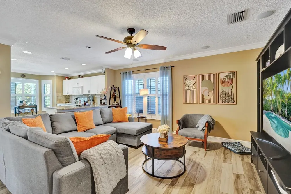 6423 Barton Creek Circle, Lake Worth Beach, FL 33463