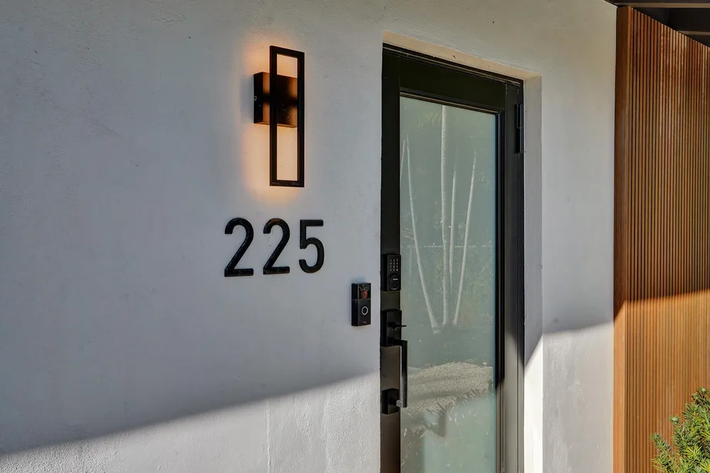 225 NE 10th St, Delray Beach, FL 33444