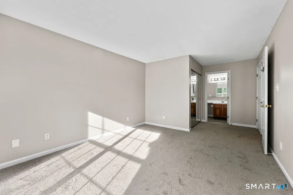1-9 Forest Glen Circle, Middletown, CT 06457