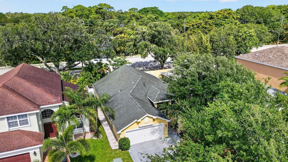 1033 Fairfax Circle W, Boynton Beach, FL 33436