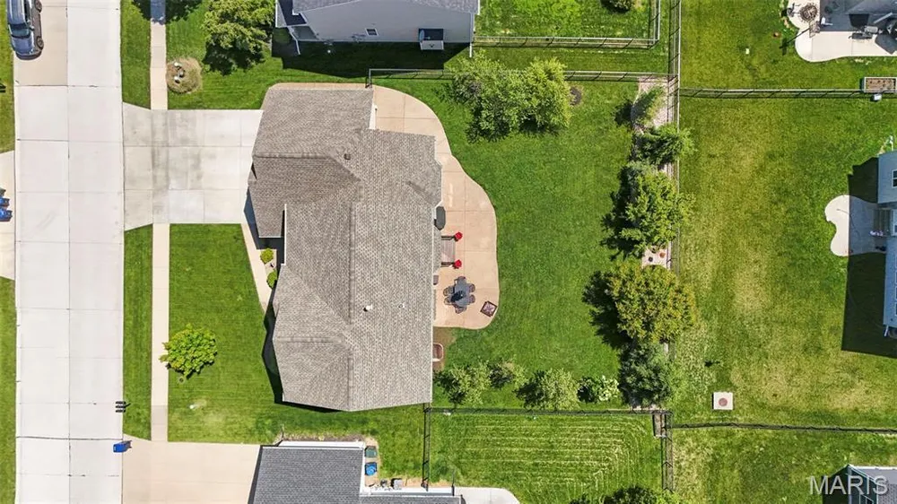 124 Central Park Ave, Wentzville, MO 63385