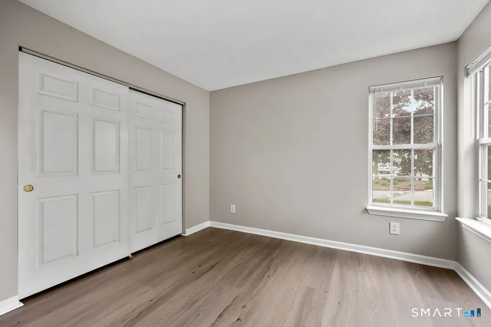 1-9 Forest Glen Circle, Middletown, CT 06457