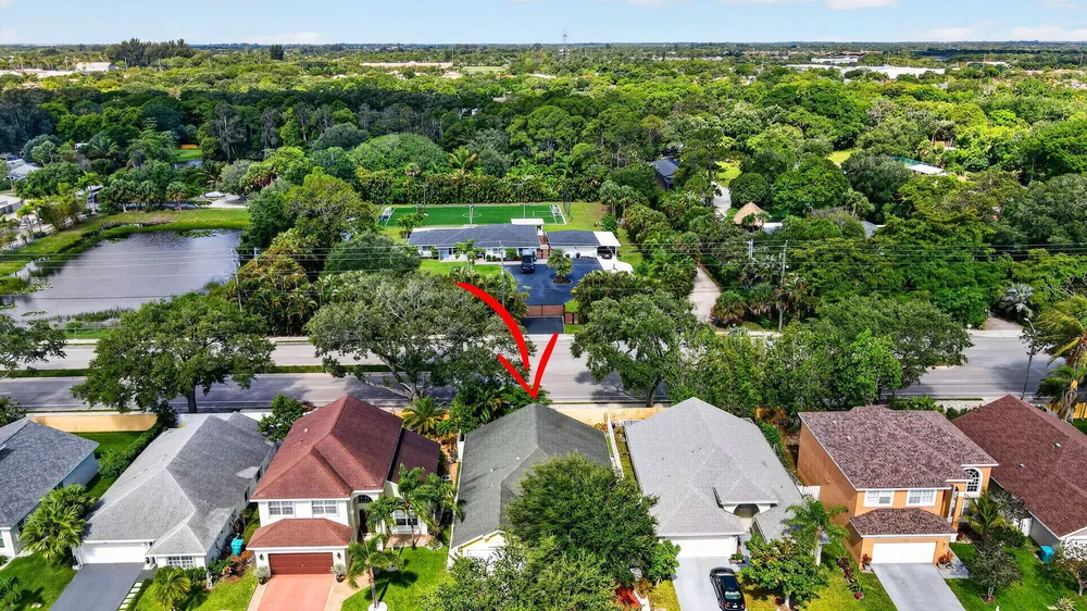 1033 Fairfax Circle W, Boynton Beach, FL 33436