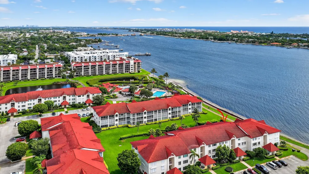 110 Half Moon Circle, Hypoluxo, FL 33462