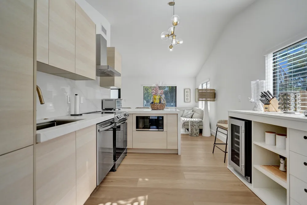 225 NE 10th St, Delray Beach, FL 33444