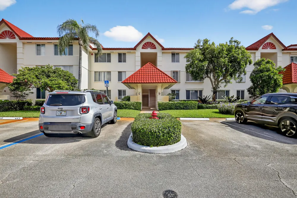 110 Half Moon Circle, Hypoluxo, FL 33462