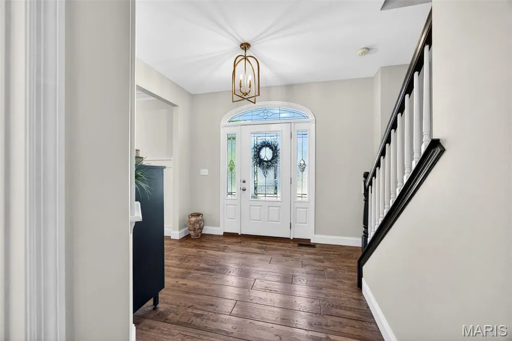 124 Central Park Ave, Wentzville, MO 63385