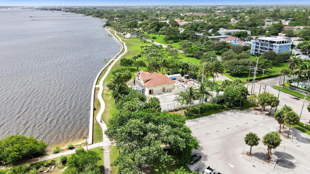 221 S Ocean Breeze, Lake Worth Beach, FL 33460