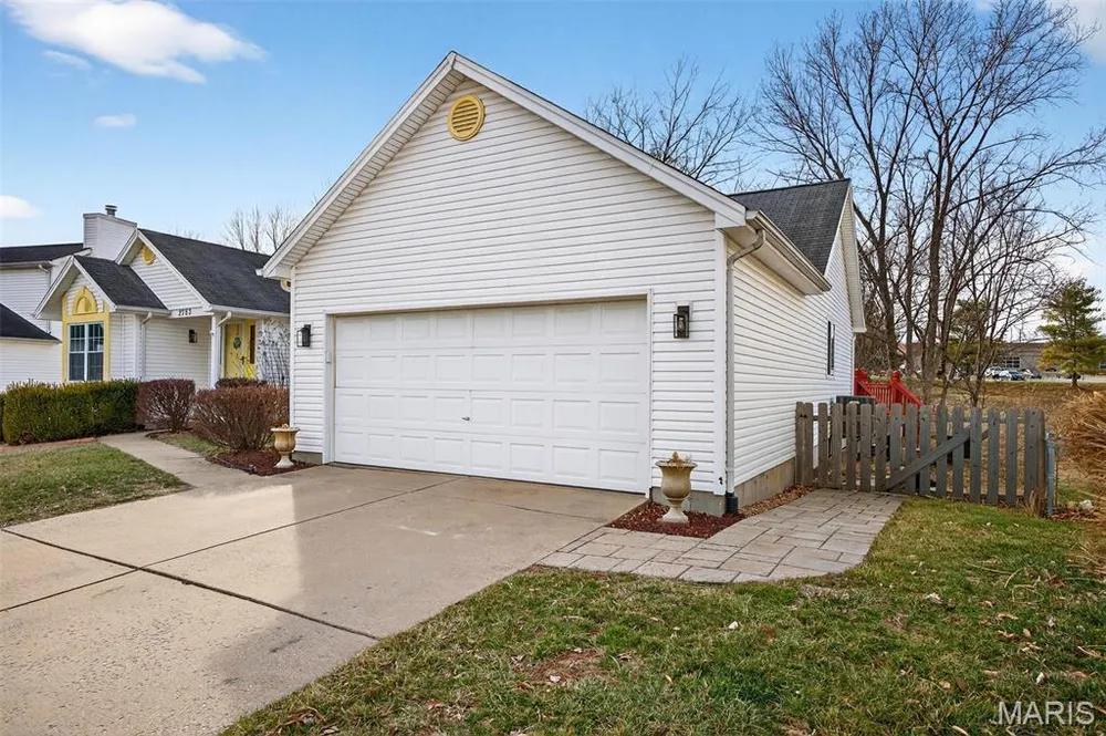 2753 Red Cedar Parc Dr S, O Fallon, MO 63368