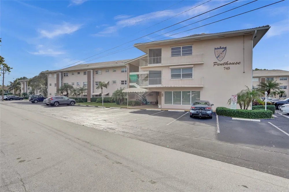 745 SE 19th Ave, Deerfield Beach, FL 33441