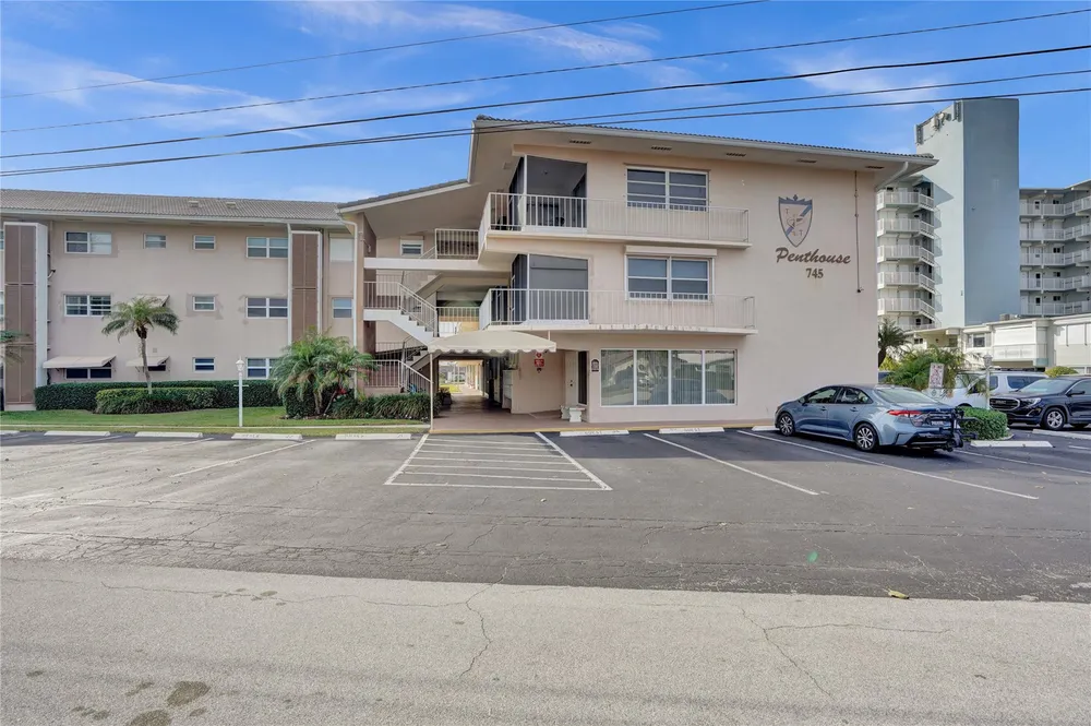 745 SE 19th Ave, Deerfield Beach, FL 33441