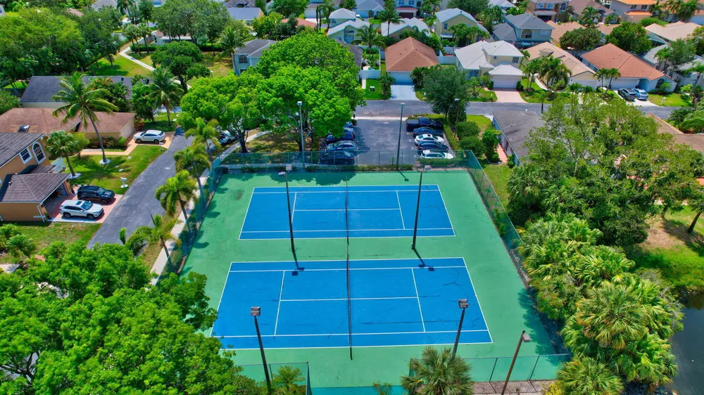 1033 Fairfax Circle W, Boynton Beach, FL 33436