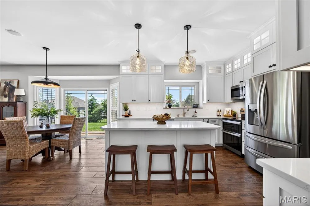 124 Central Park Ave, Wentzville, MO 63385