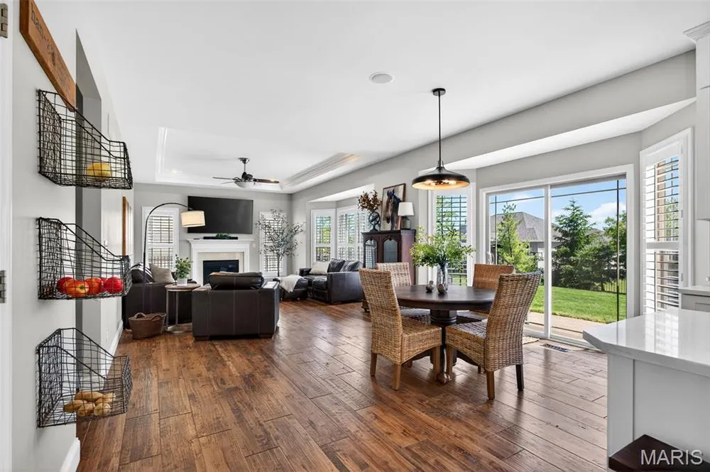 124 Central Park Ave, Wentzville, MO 63385