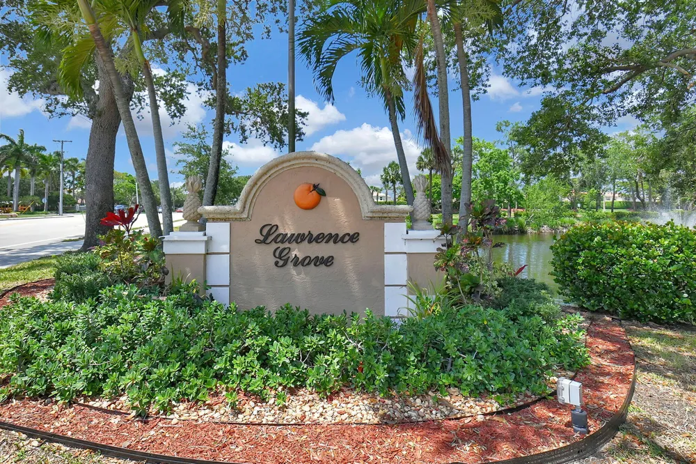 1033 Fairfax Circle W, Boynton Beach, FL 33436