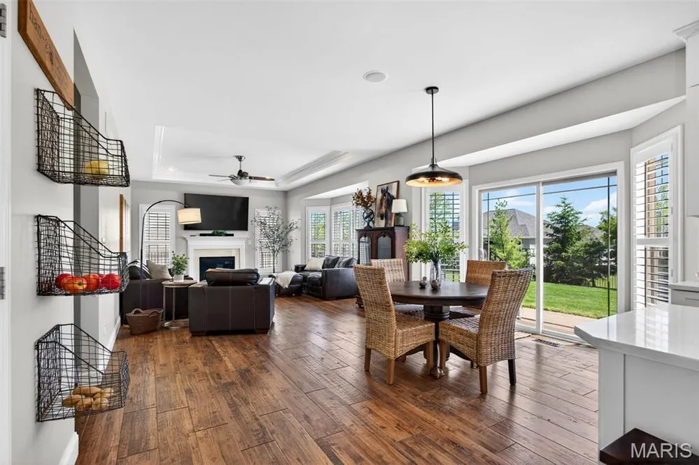 124 Central Park Ave, Wentzville, MO 63385