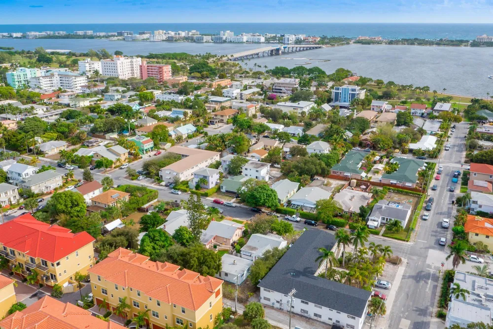 221 S Ocean Breeze, Lake Worth Beach, FL 33460
