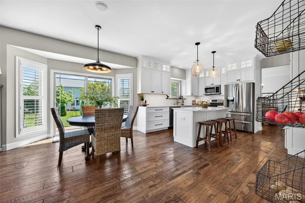 124 Central Park Ave, Wentzville, MO 63385