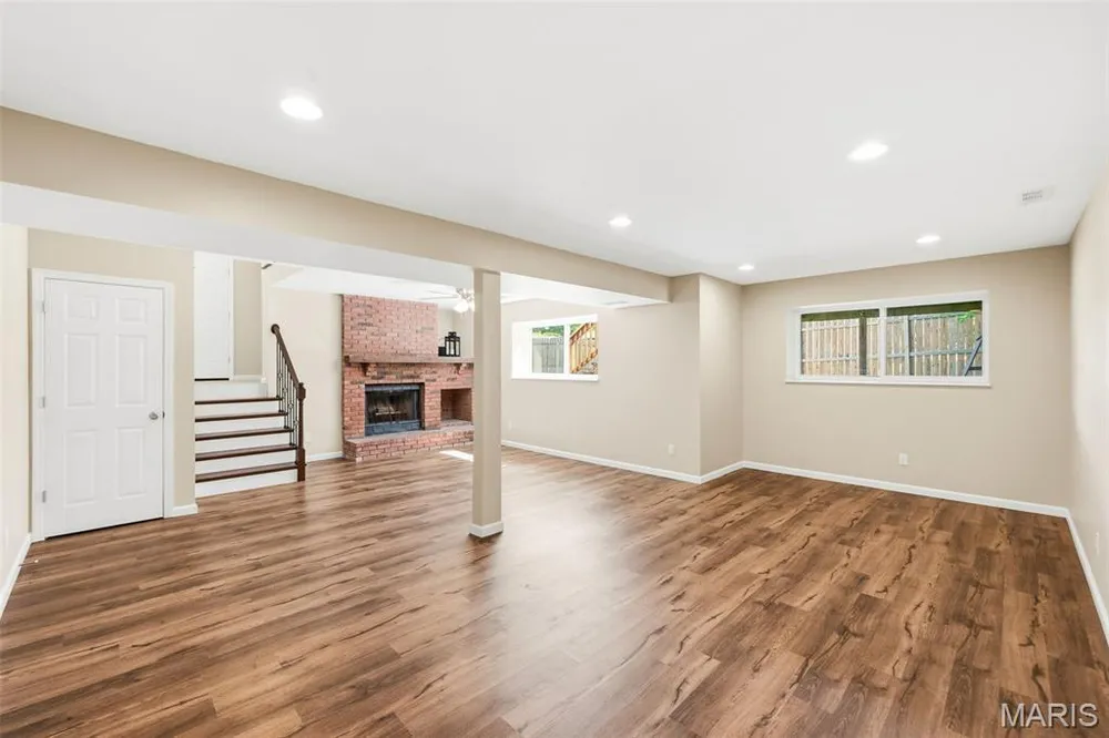 1145 Claycrest Circle, St Charles, MO 63304