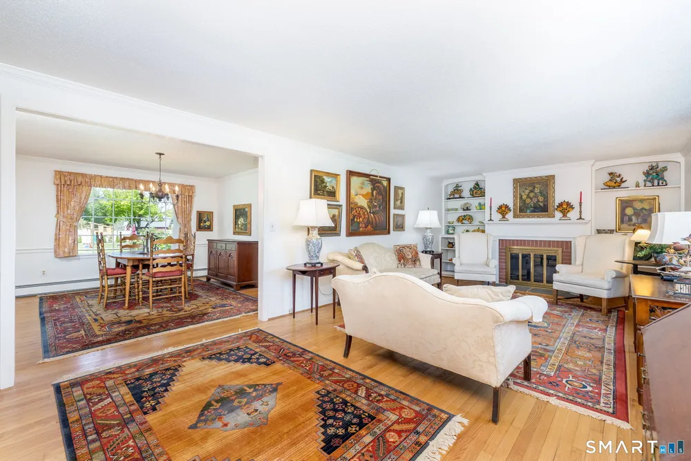 127 Stillwold Dr, Wethersfield, CT 06109