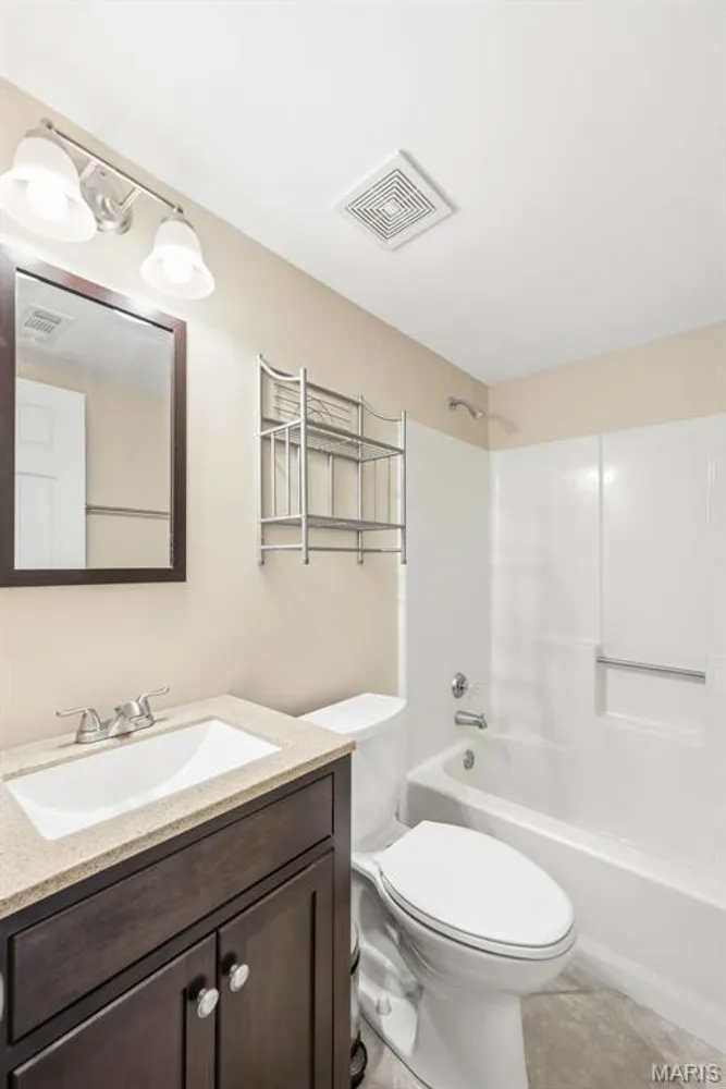 1145 Claycrest Circle, St Charles, MO 63304