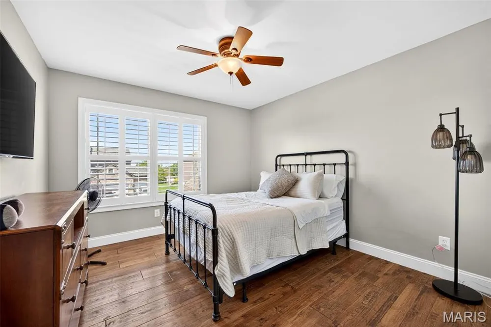 124 Central Park Ave, Wentzville, MO 63385