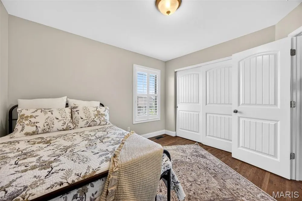 124 Central Park Ave, Wentzville, MO 63385