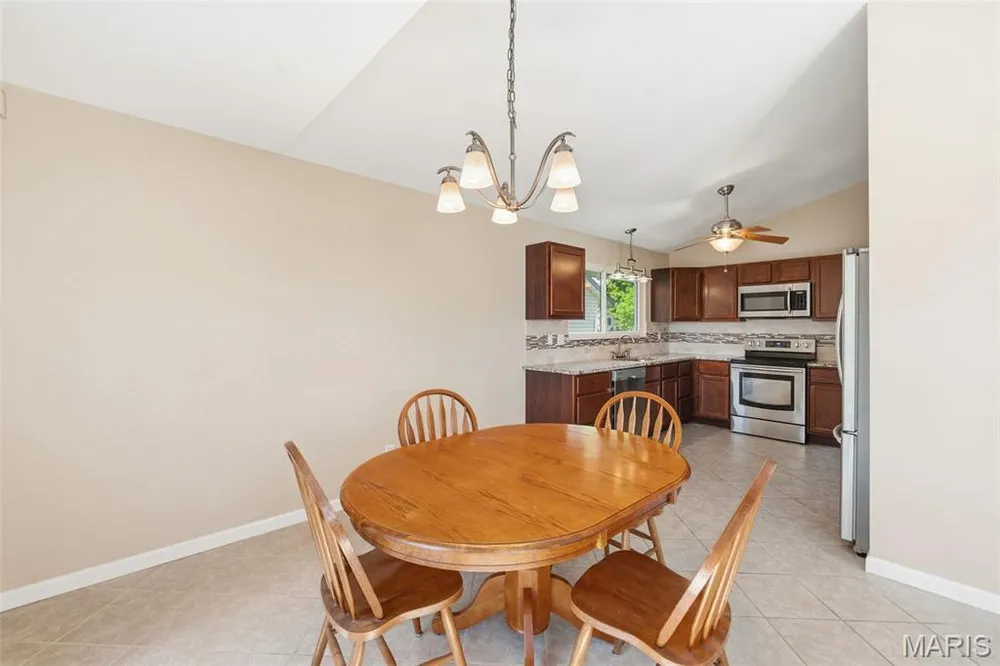 1145 Claycrest Circle, St Charles, MO 63304