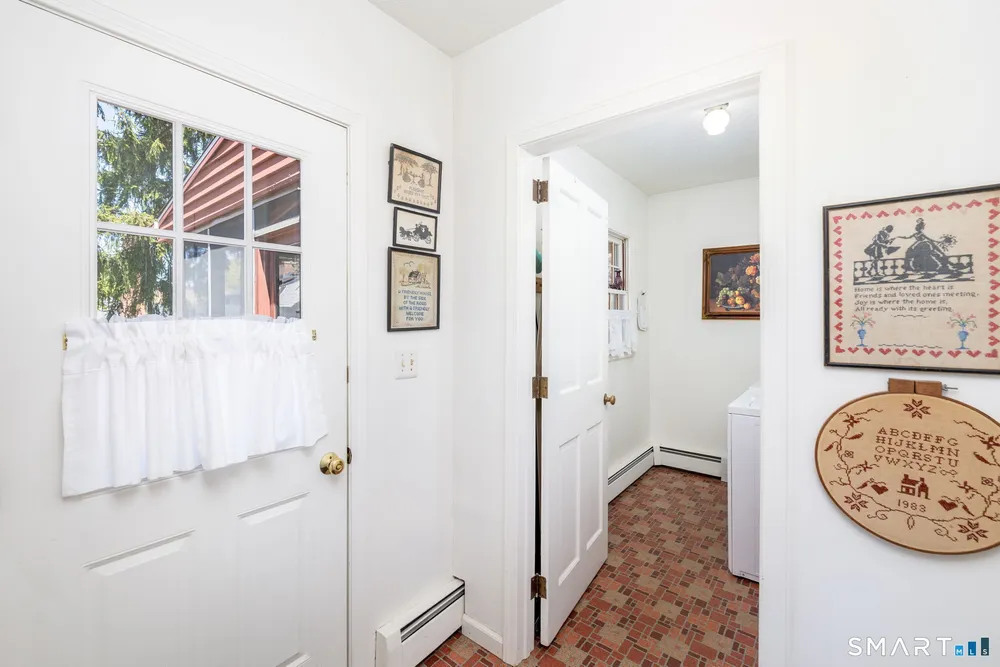 127 Stillwold Dr, Wethersfield, CT 06109