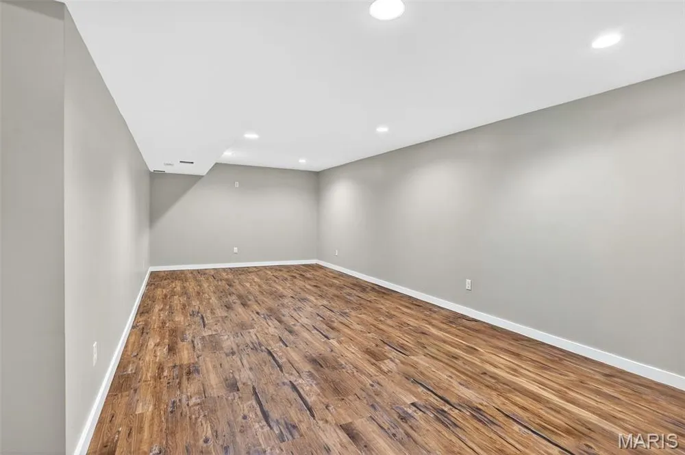 124 Central Park Ave, Wentzville, MO 63385