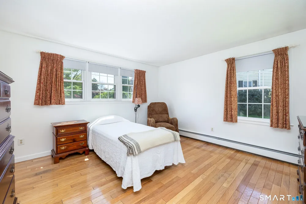 127 Stillwold Dr, Wethersfield, CT 06109