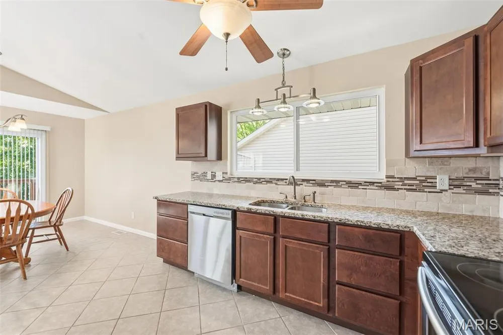 1145 Claycrest Circle, St Charles, MO 63304