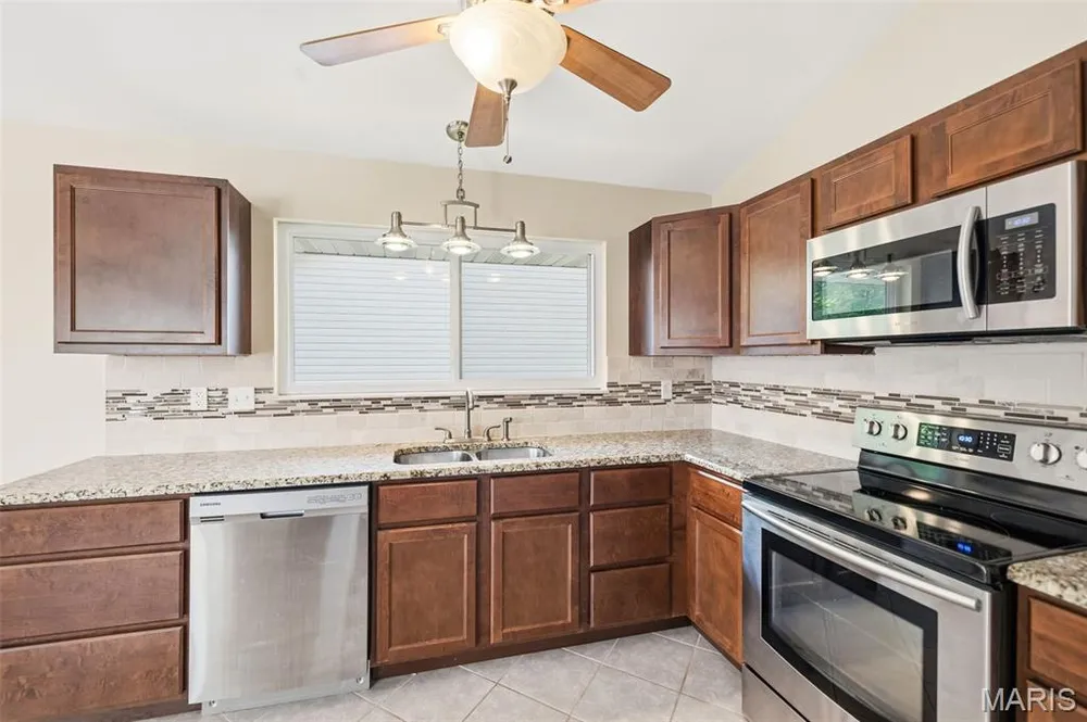 1145 Claycrest Circle, St Charles, MO 63304