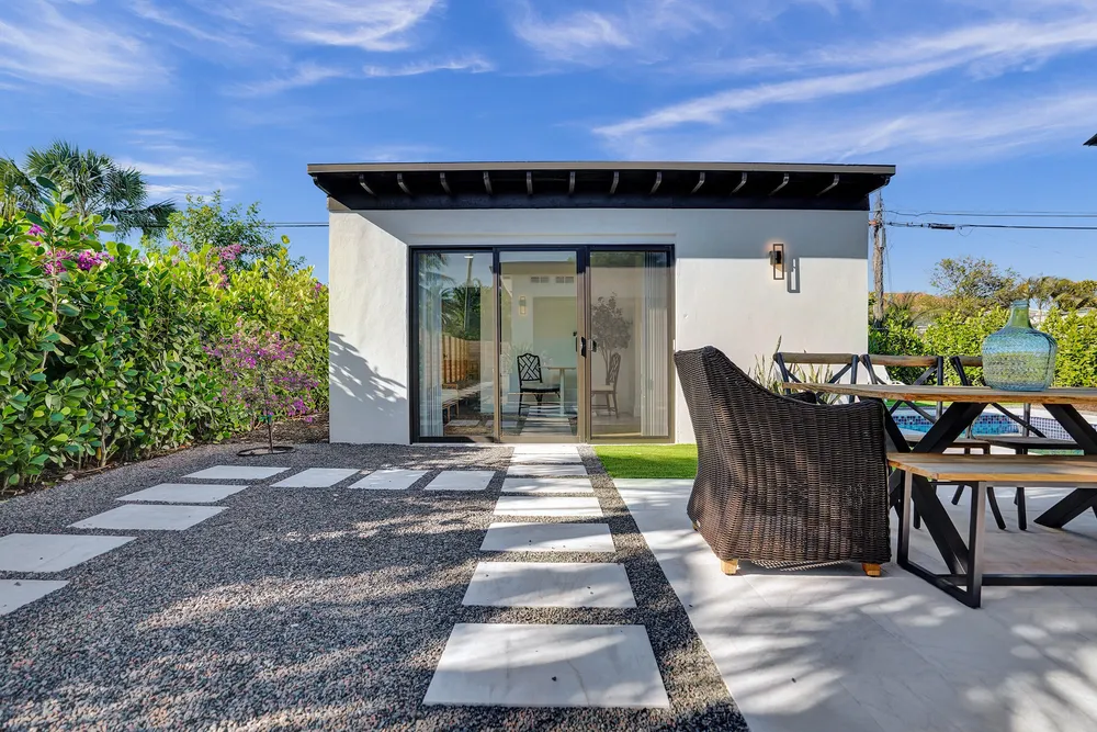 225 NE 10th St, Delray Beach, FL 33444