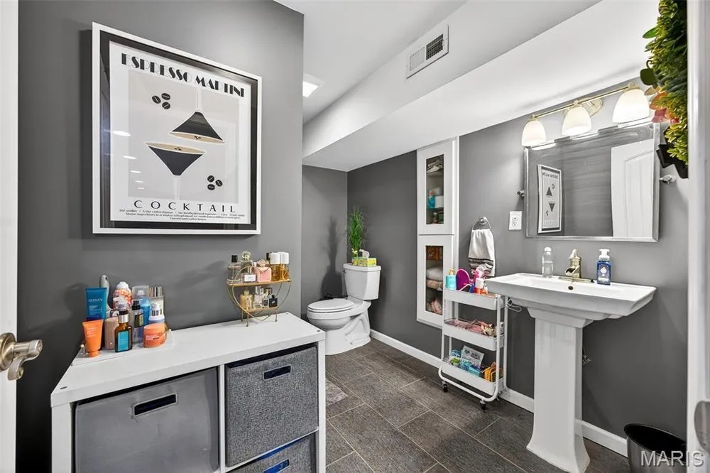 2753 Red Cedar Parc Dr S, O Fallon, MO 63368