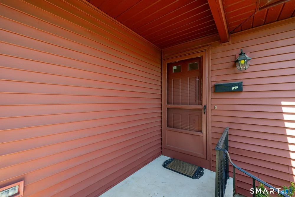 127 Stillwold Dr, Wethersfield, CT 06109