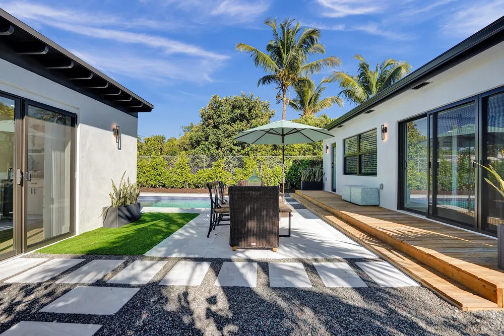 225 NE 10th St, Delray Beach, FL 33444