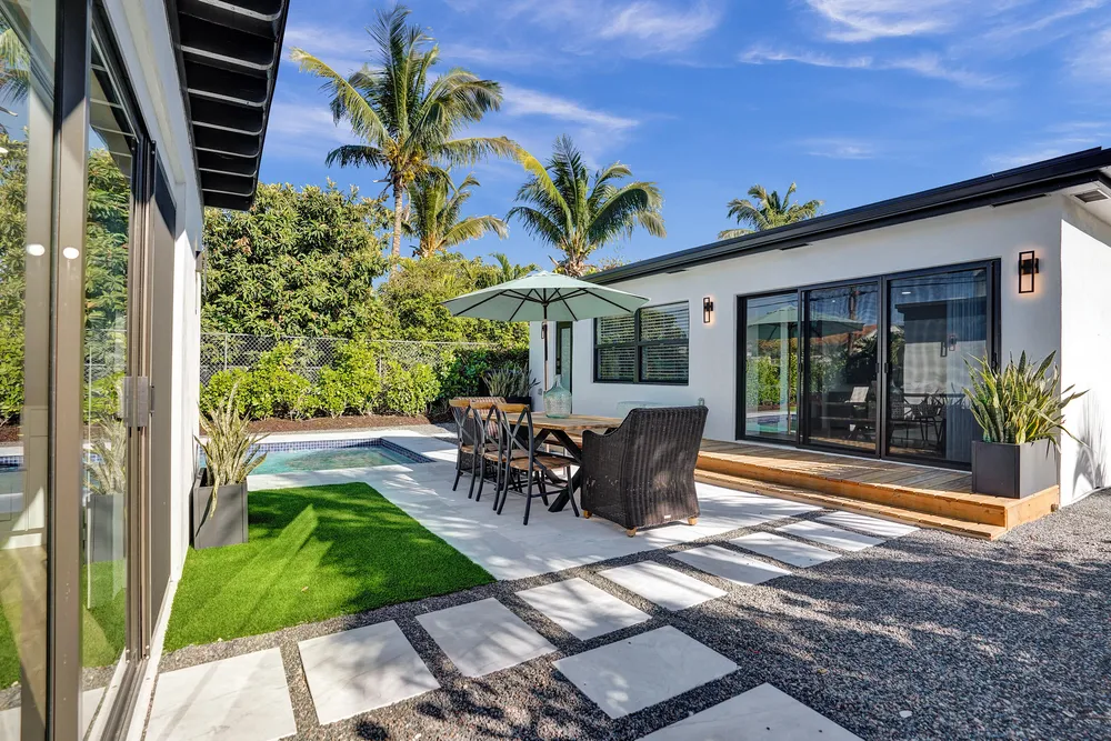 225 NE 10th St, Delray Beach, FL 33444