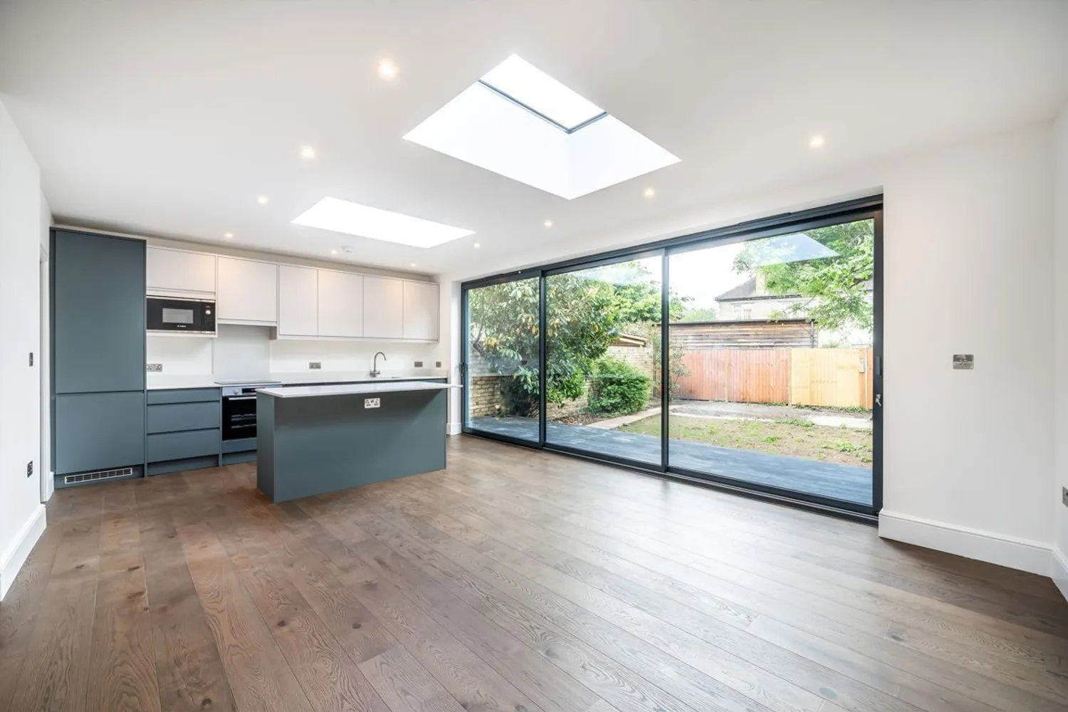 Cranmer Road, Hampton, TW12 photo 4
