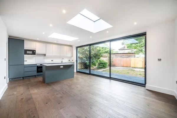 Cranmer Road, Hampton, TW12 photo 4