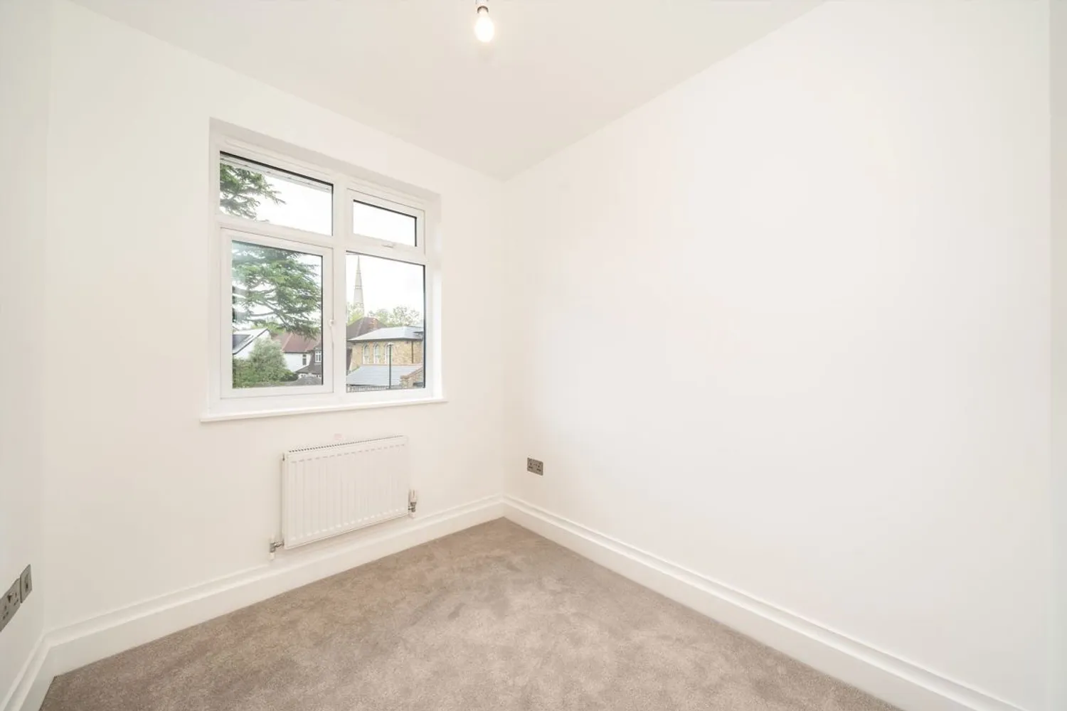 Cranmer Road, Hampton, TW12 photo 11