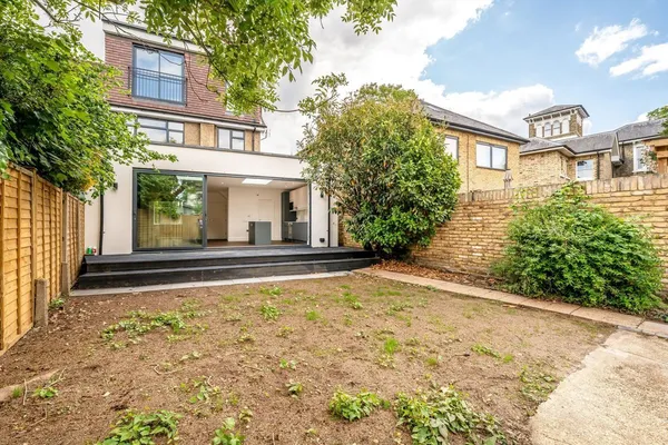 Cranmer Road, Hampton, TW12 photo 12