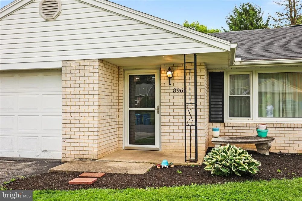 3966 Bahn Ave, York, PA 17408